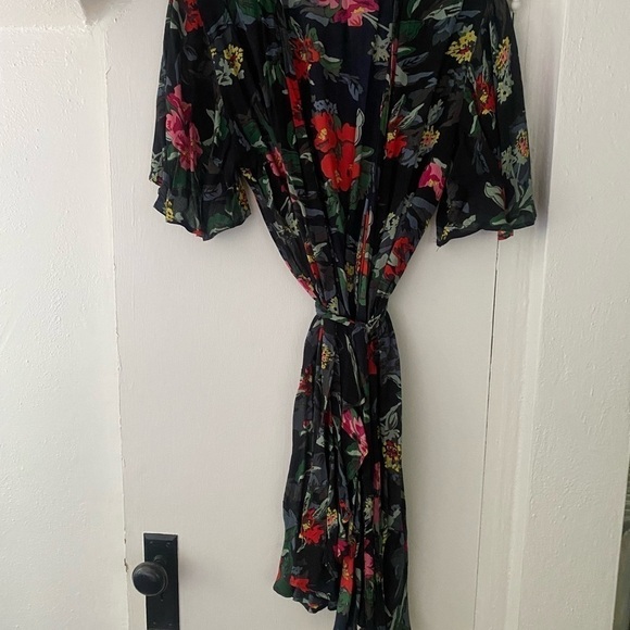 Design Lab Lord & Taylor Floral Wrap Dress Size Small - Picture 7 of 7